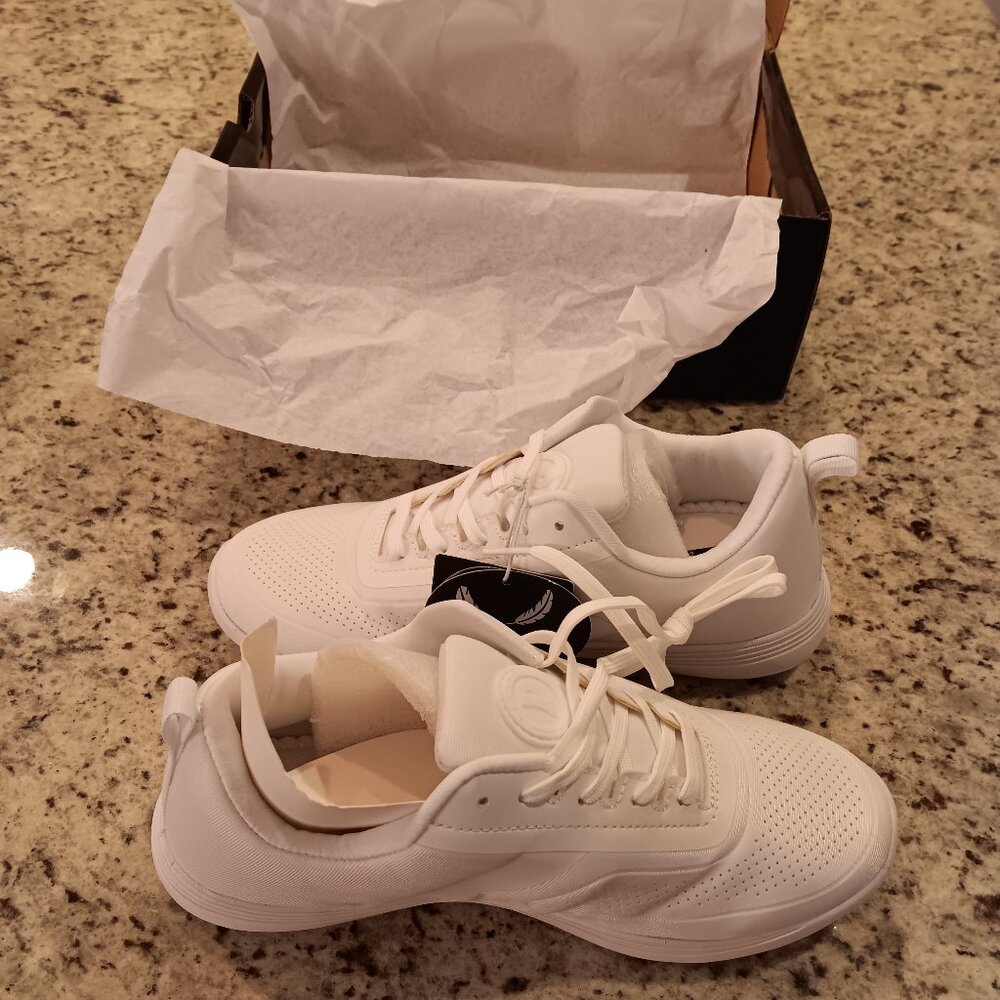 NEW Pastry Studio Trainer, 6.5